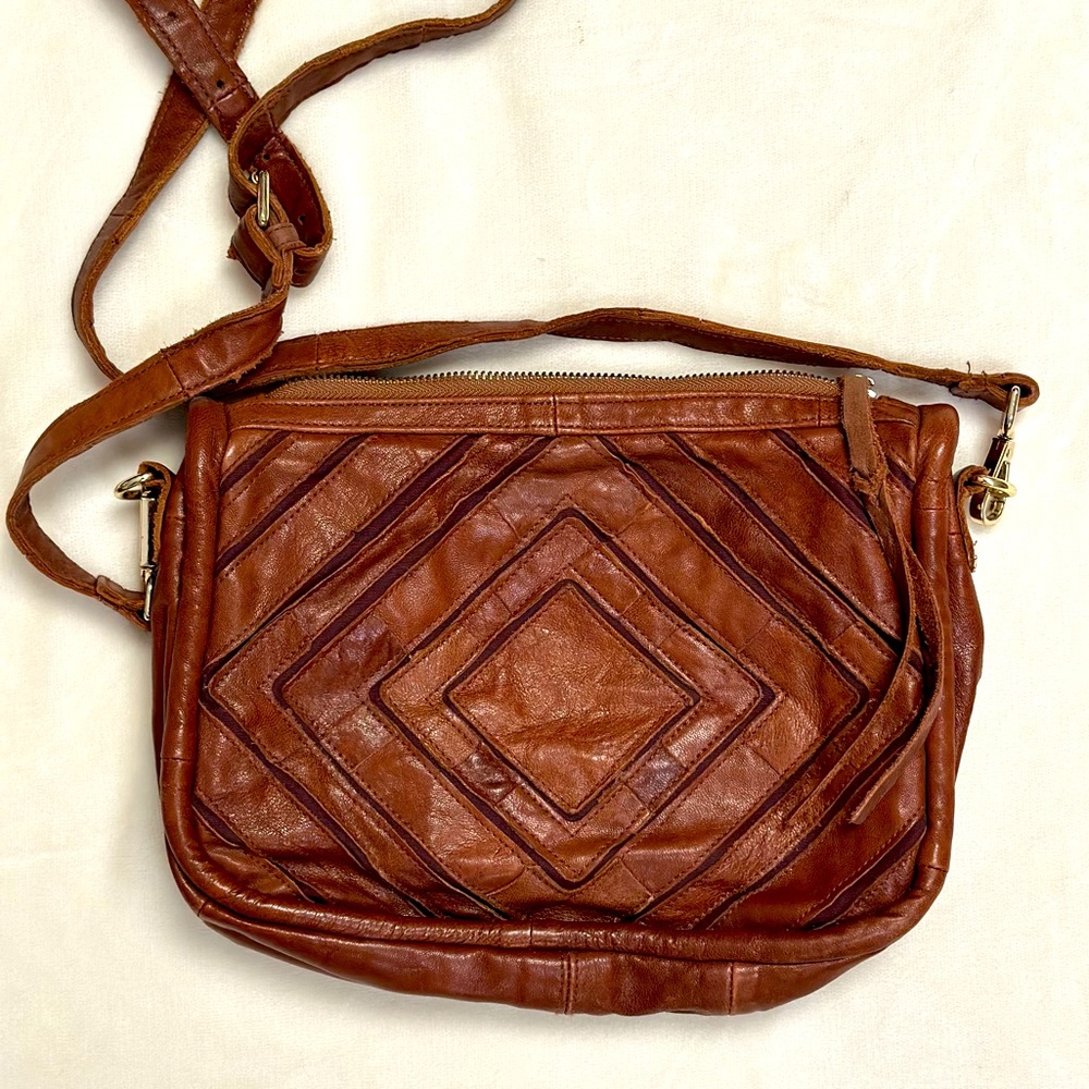 Monserat De Luca Benecio Crossbody